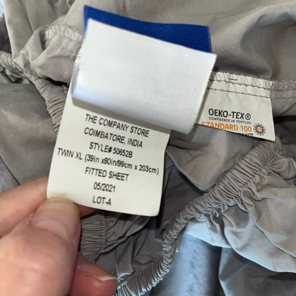 DormReady! Company Store, Floral top sheet & 2 pillow cases, 2 fitted sheets!